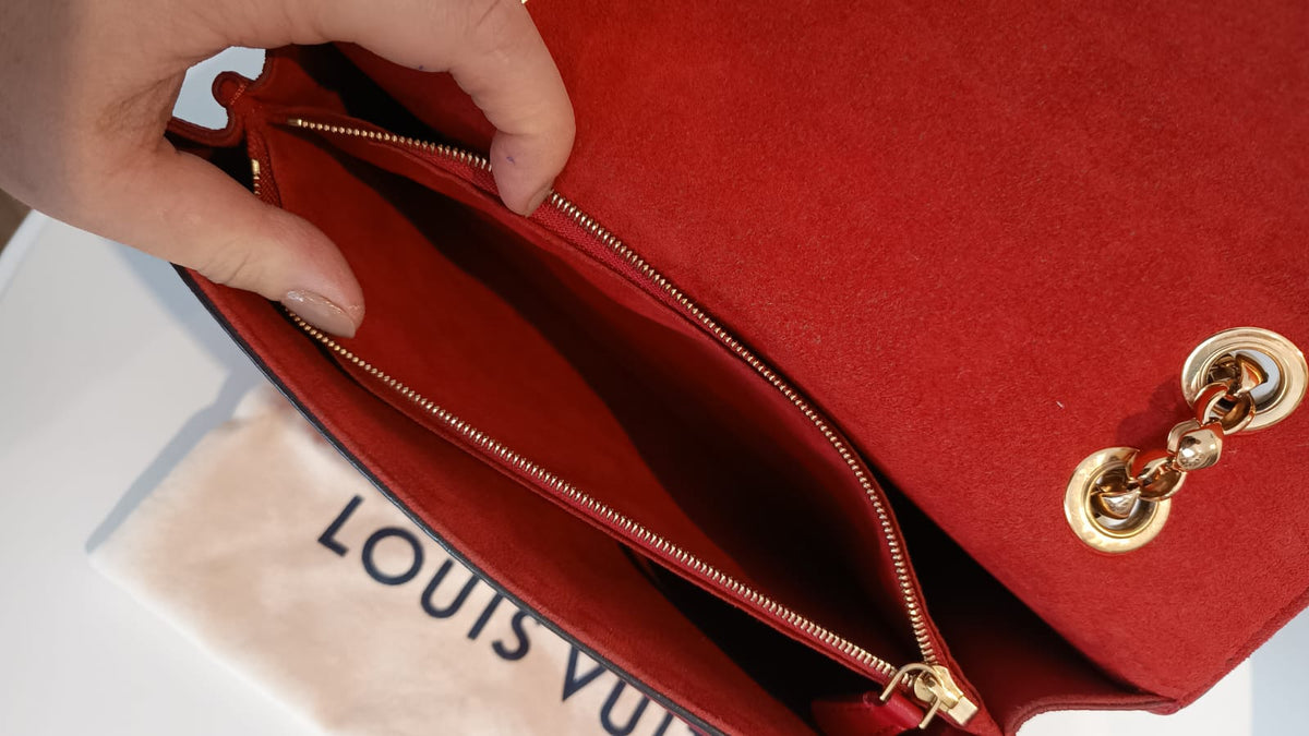 Bolsa Louis Vuitton Victorine Monograma e couro vermelho