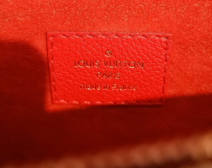 Bolsa Louis Vuitton Victorine Monograma e couro vermelho