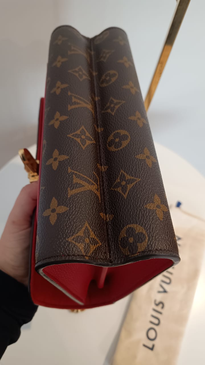 Bolsa Louis Vuitton Victorine Monograma e couro vermelho