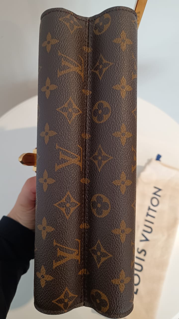 Bolsa Louis Vuitton Victorine Monograma e couro vermelho