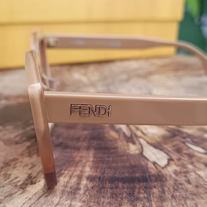 Óculos de sol Fendi Bege