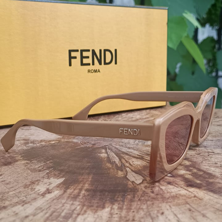 Óculos de sol Fendi Bege