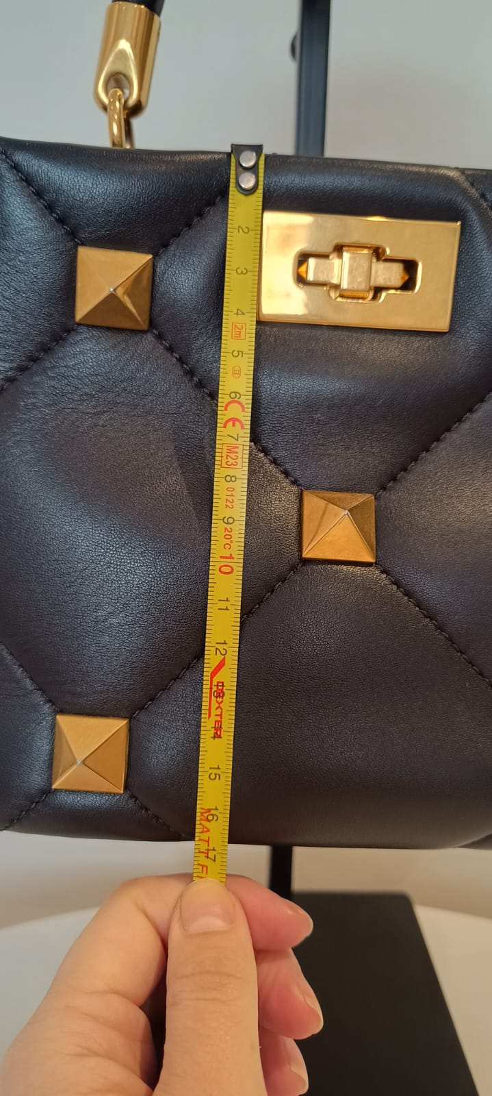 Bolsa Valetino Roman Stud Top Handle Small