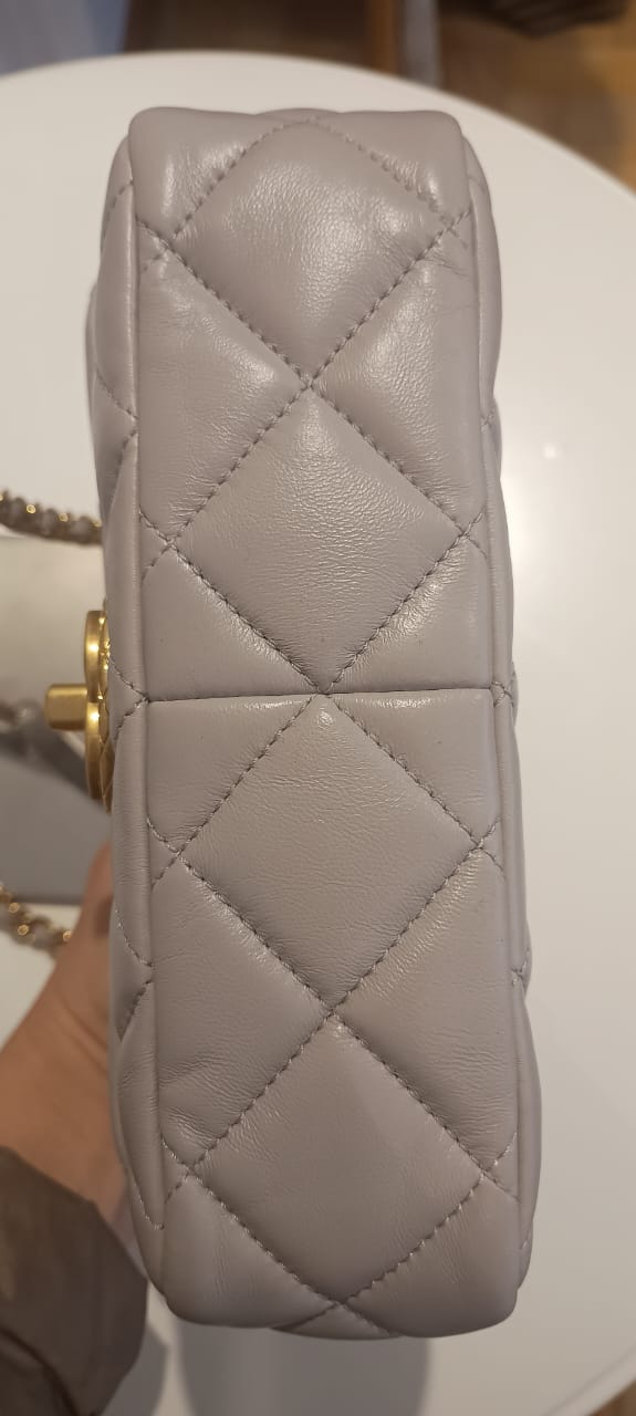Bolsa Chanel Clássica mini cinza