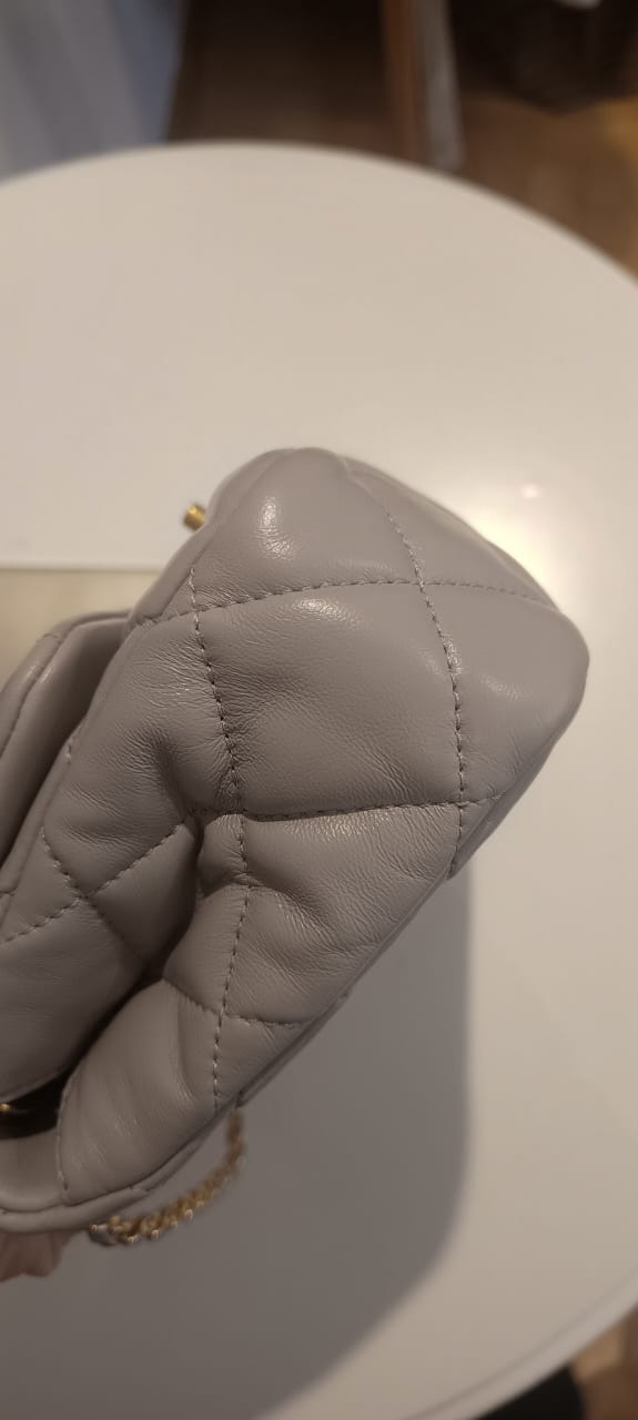 Bolsa Chanel Clássica mini cinza