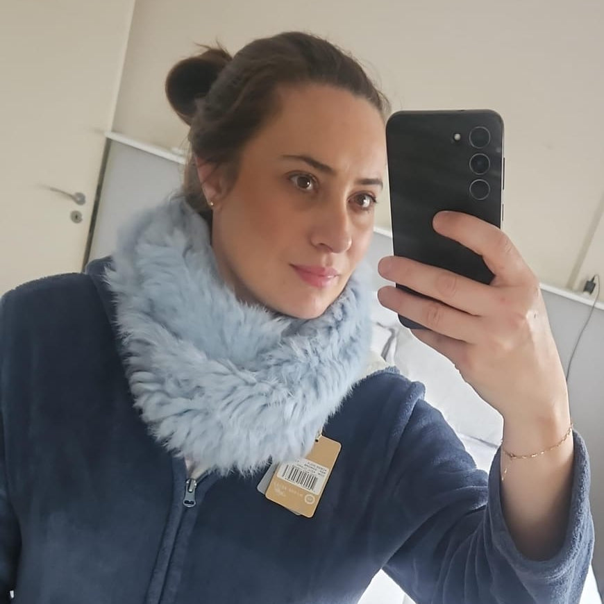 Gola Madre Reina em pele de coelho azul claro