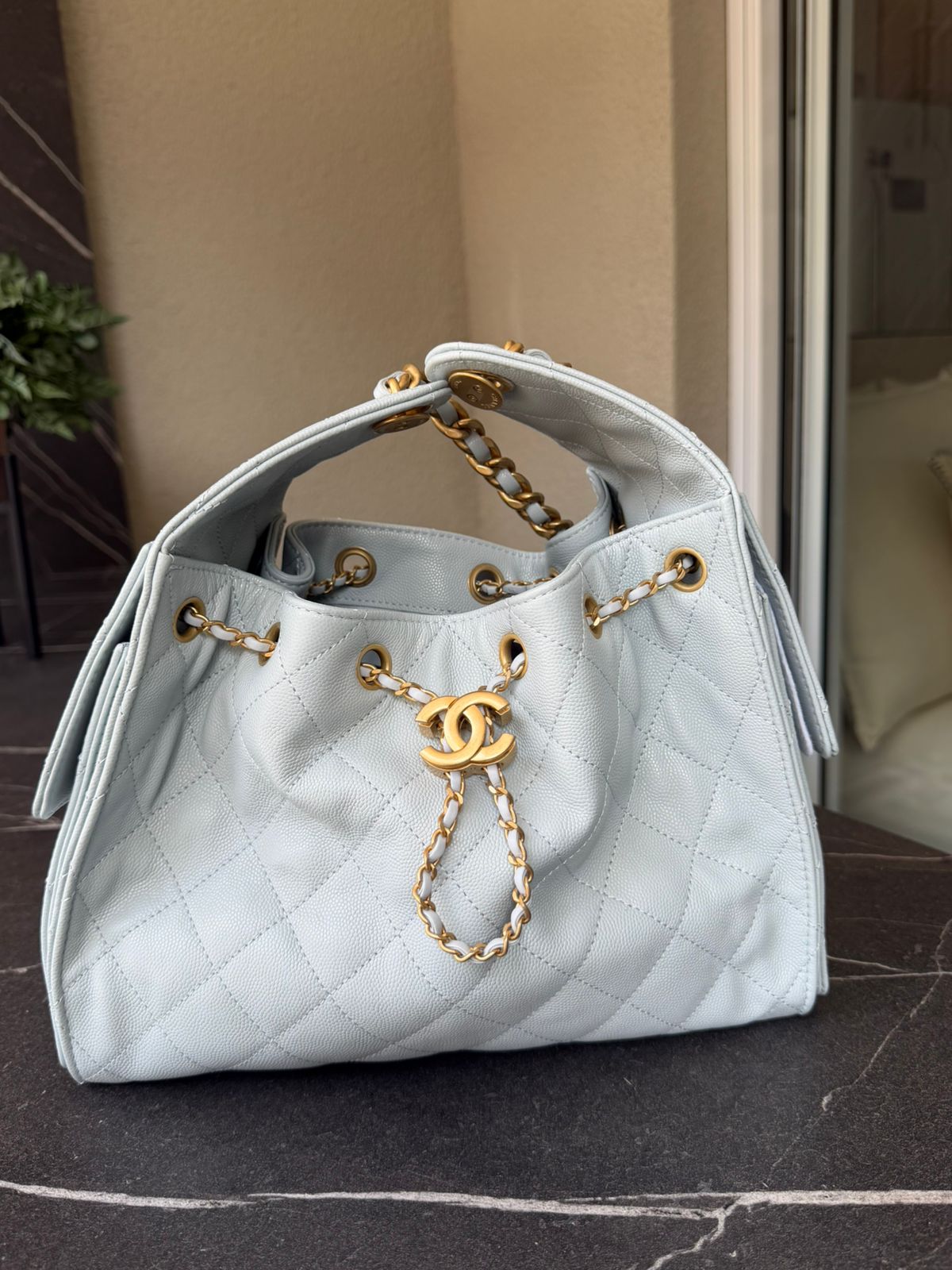 Bolsa Chanel 25, caviar, small, azul bebê, com chip