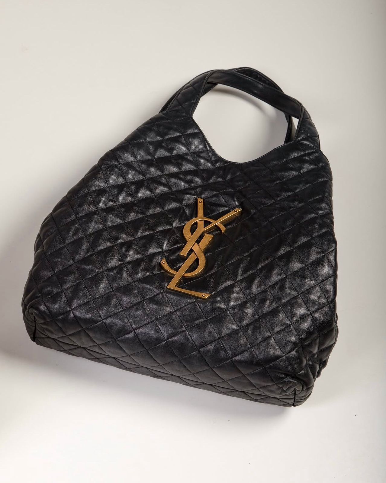 Bolsa YSL Icare, em couro preto