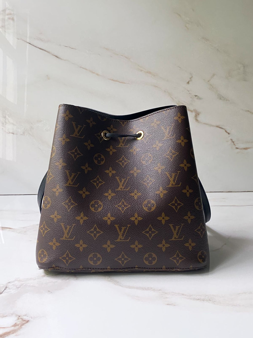 Bolsa Louis Vuitton NéoNoé MM - LUXO INTELIGENTE