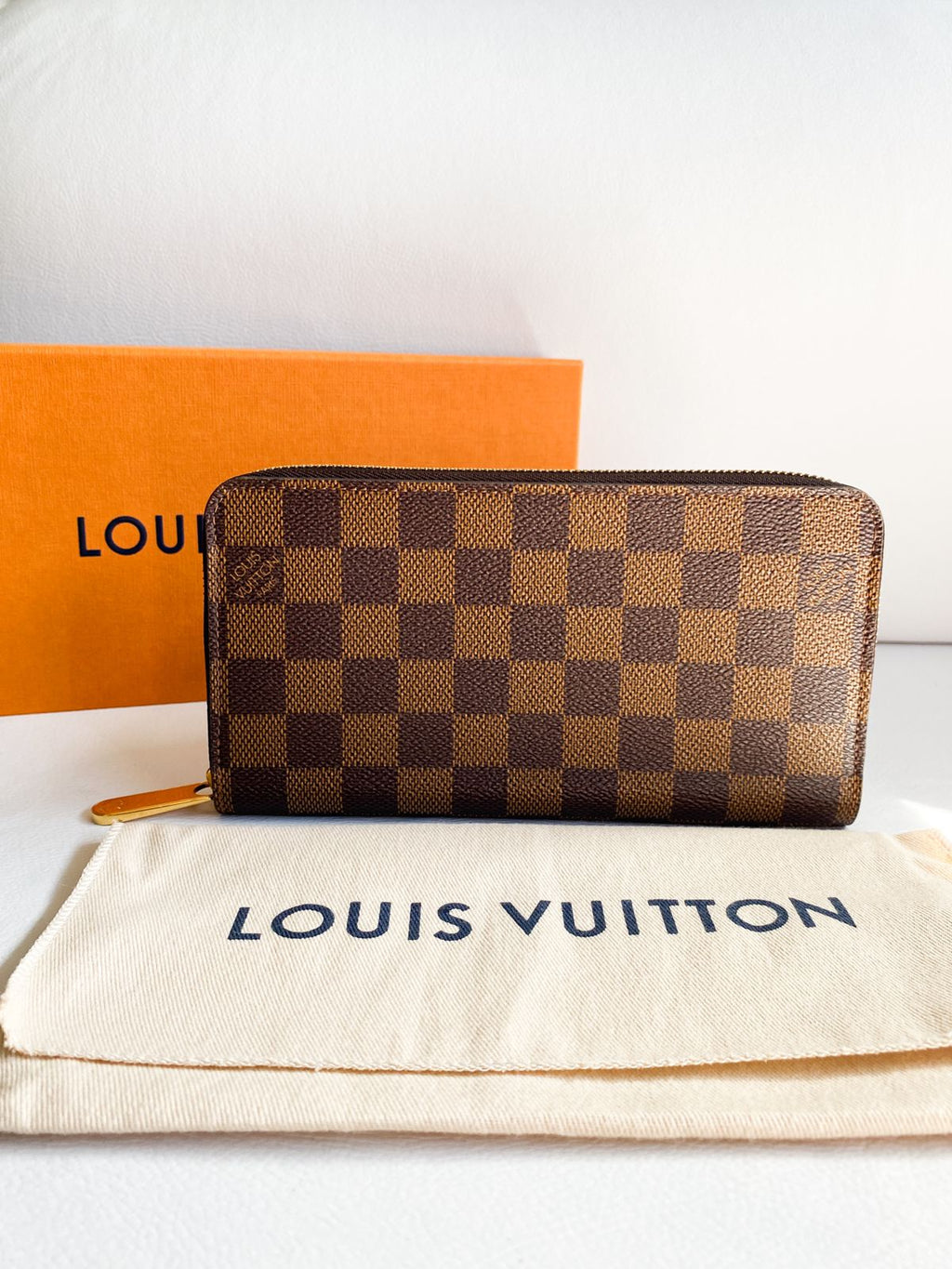 Carteira Louis Vuitton Zippy - LUXO INTELIGENTE