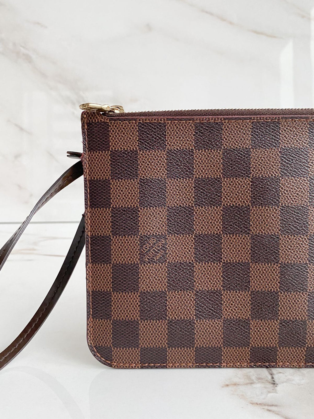 Clutch Louis Vuitton Neverfull - LUXO INTELIGENTE