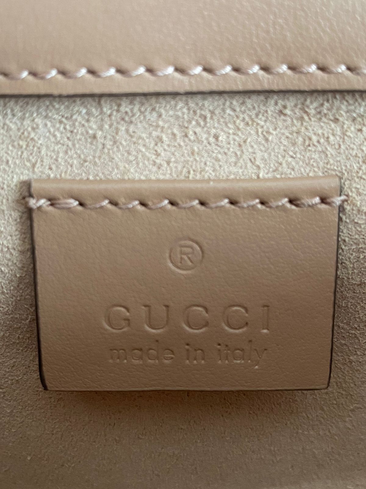 Bolsa Gucci GG Super Mini Marmont - LUXO INTELIGENTE