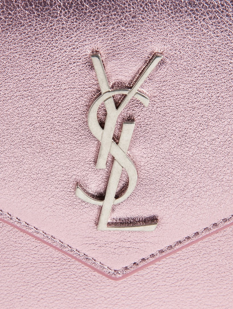 Bolsa YSL Envelope Metallic Rosa