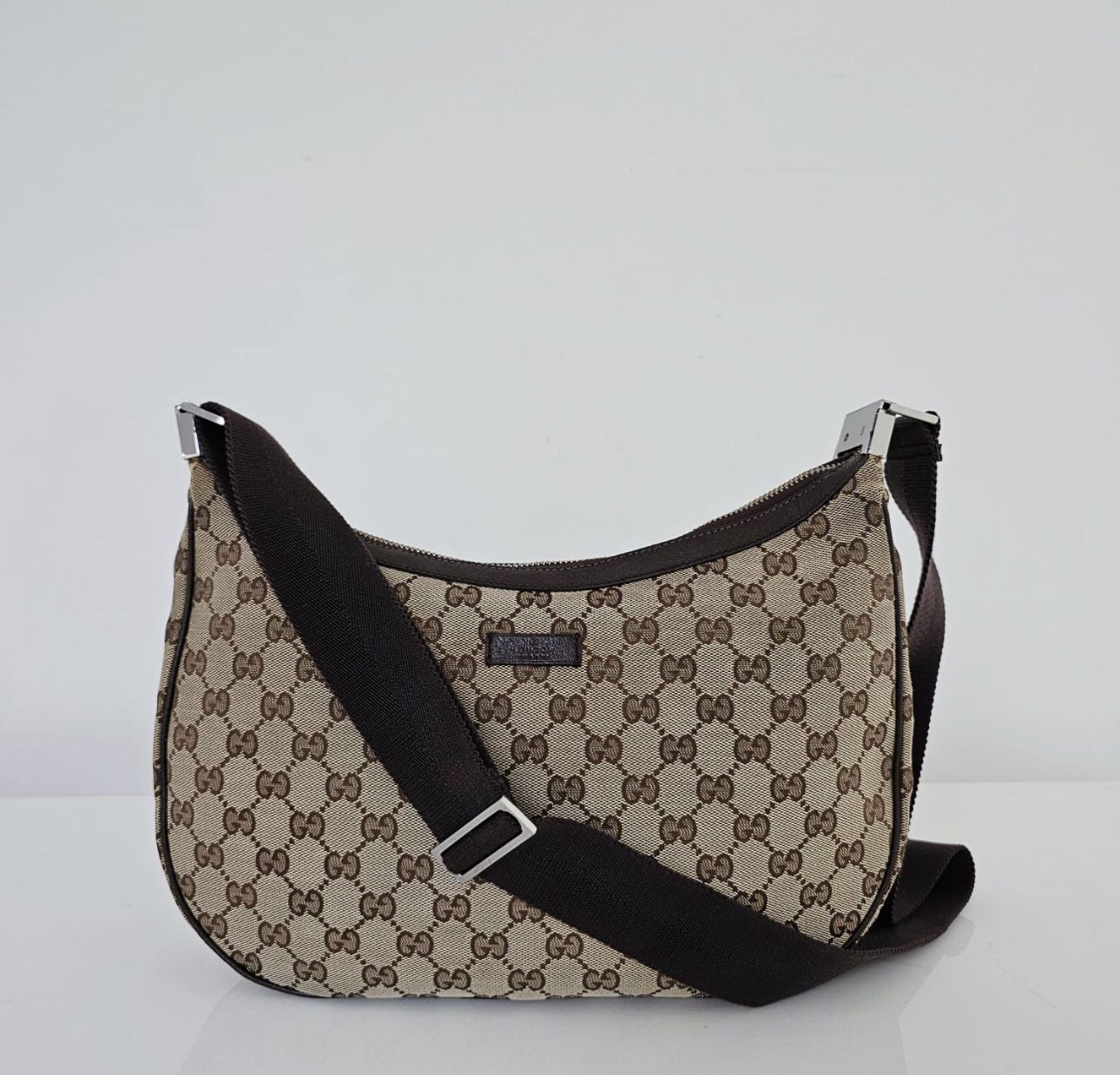 Bolsa Gucci Half Moon GG Canvas - LUXO INTELIGENTE