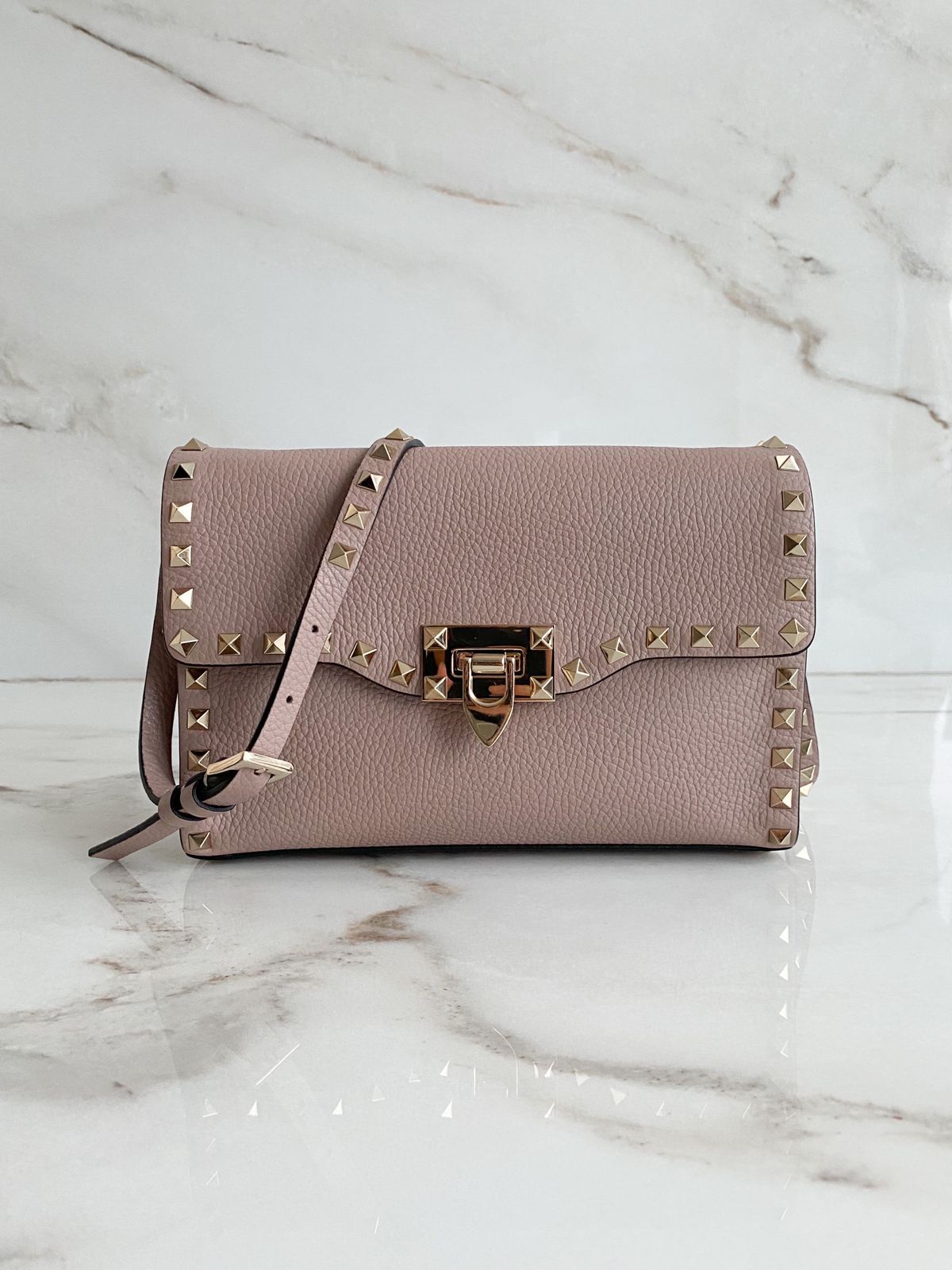 Rockstud - LUXO INTELIGENTE